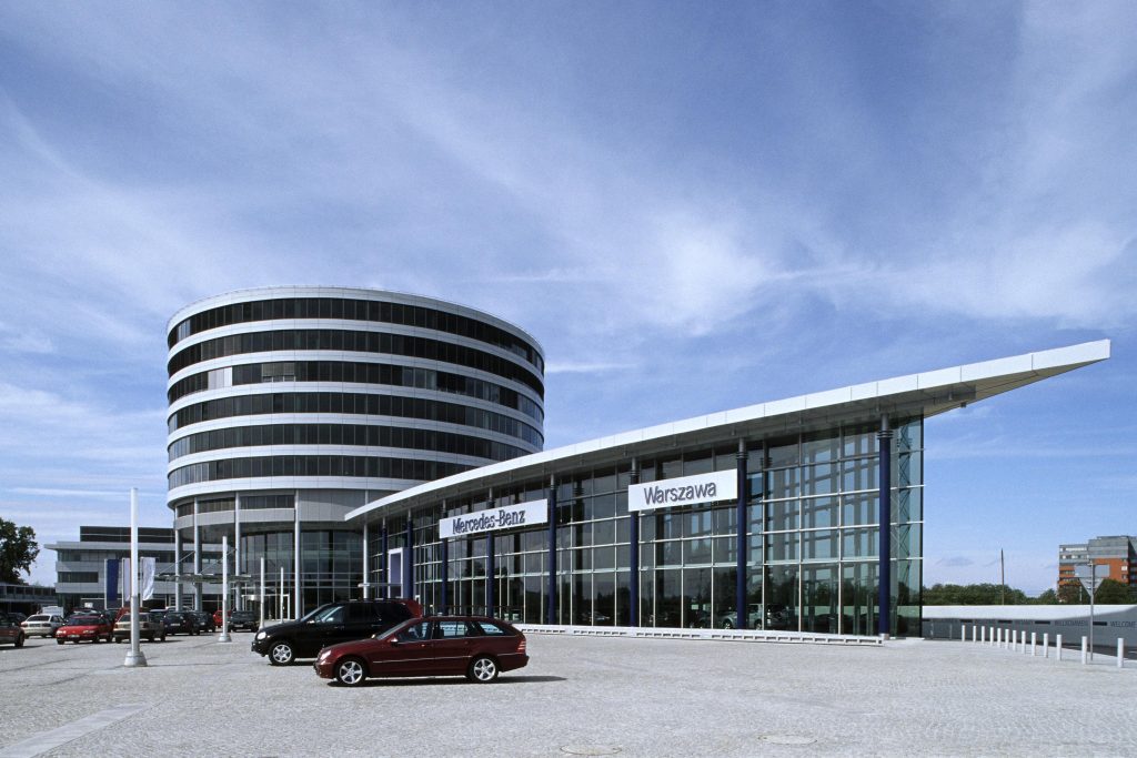 Widok budynku firmy DCI Daimler Chrysler