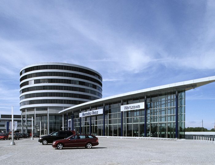 Widok budynku firmy DCI Daimler Chrysler